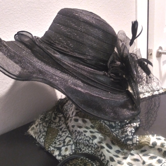 Classy and Fancy Black  3-in-1 Wide Floppy Brim Hat Plus Fascinator - Picture 4 of 8